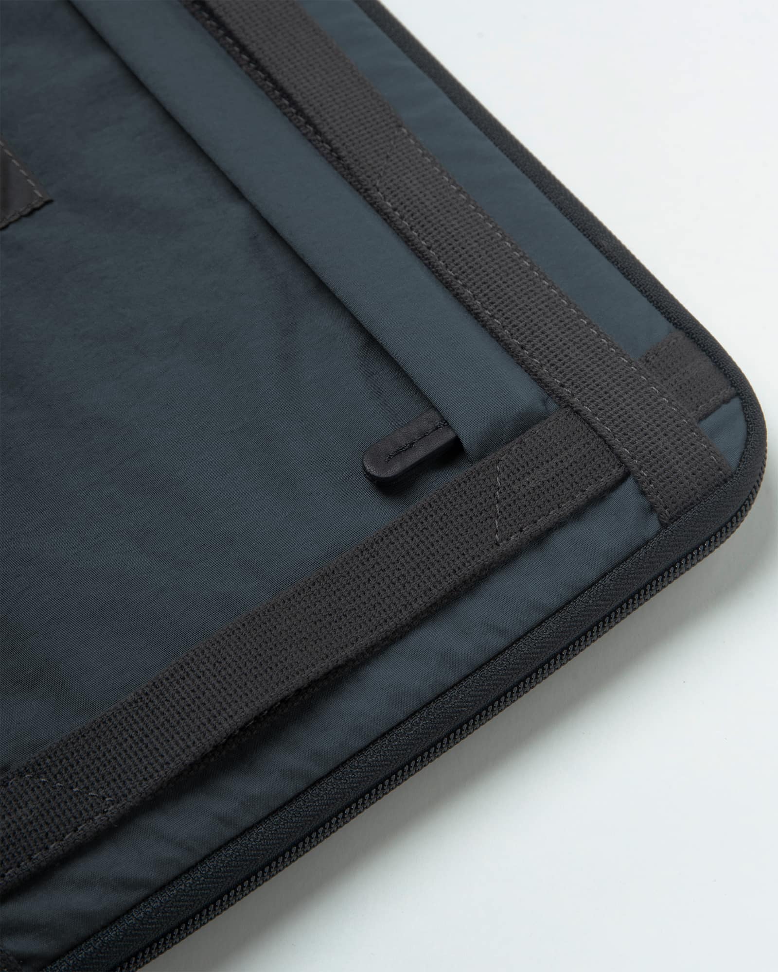 スリムラップトップケース – POSTALCO