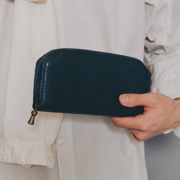 Crossgrain Leather Flat Wallet – POSTALCO Crossgrain Leather Flat Wallet – POSTALCO