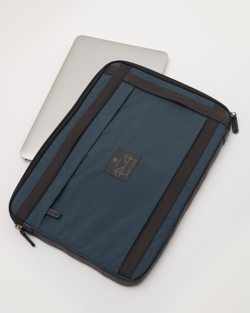 スリムラップトップケース – POSTALCO