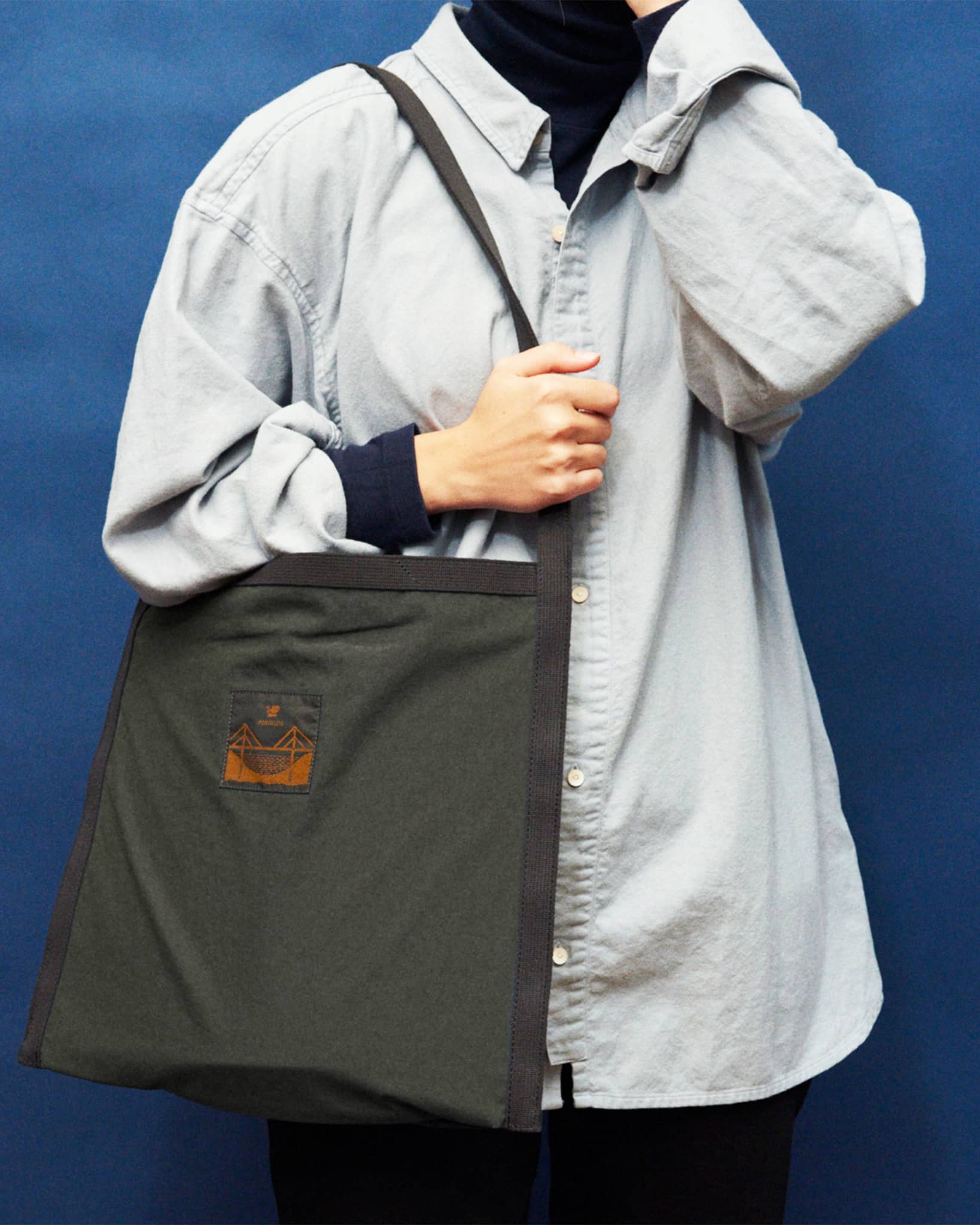 限定品×美品　オロビアンコ×阪神タイガース　ショルダーバッグ　舟形　ナイロン キャリーオール シアドライナイロン(F Dark Blue/ダークブルー): POSTALCO